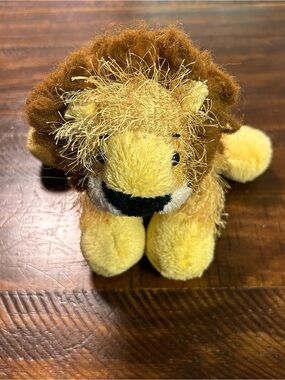 Webkinz Plush Toy Ganz 8" LION HM006 with Tags, NO Code